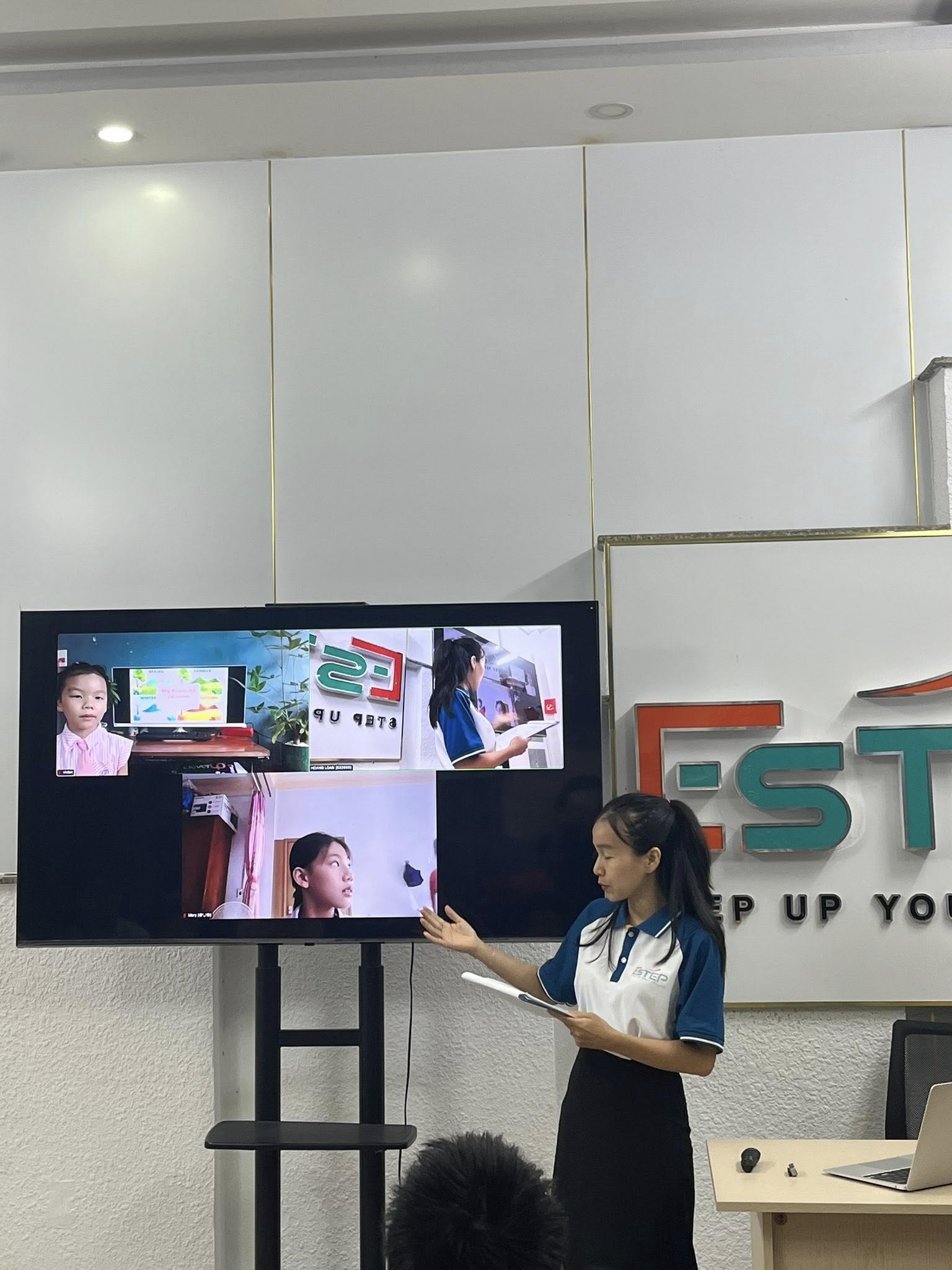 Những hình ảnh về cuộc thi thuyết trình tiếng anh ESTEP Young Voices 