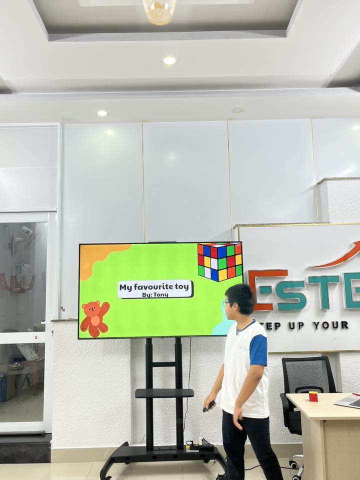 Những hình ảnh về cuộc thi thuyết trình tiếng anh ESTEP Young Voices 