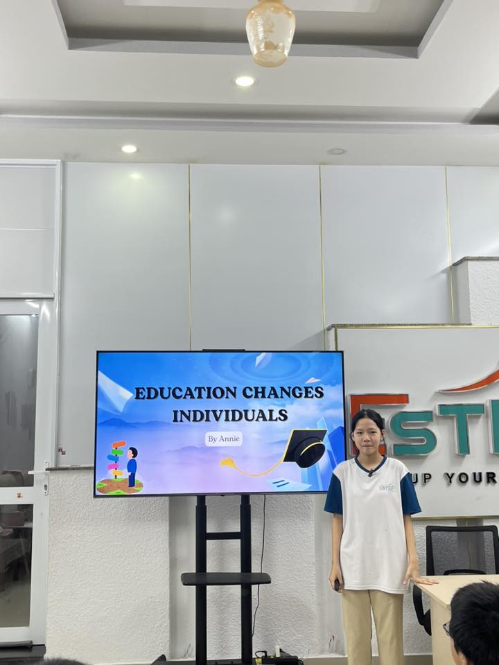 Những hình ảnh về cuộc thi thuyết trình tiếng anh ESTEP Young Voices 